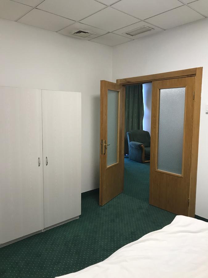 Apartament In Regim Hotelier Bacău Eksteriør billede