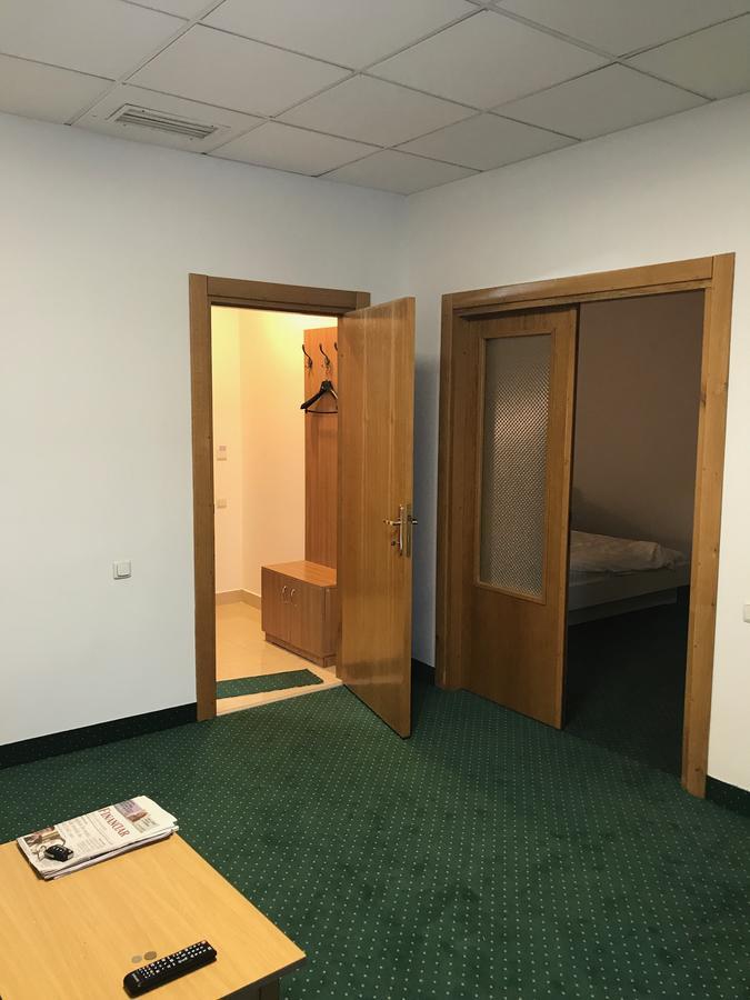 Apartament In Regim Hotelier Bacău Eksteriør billede