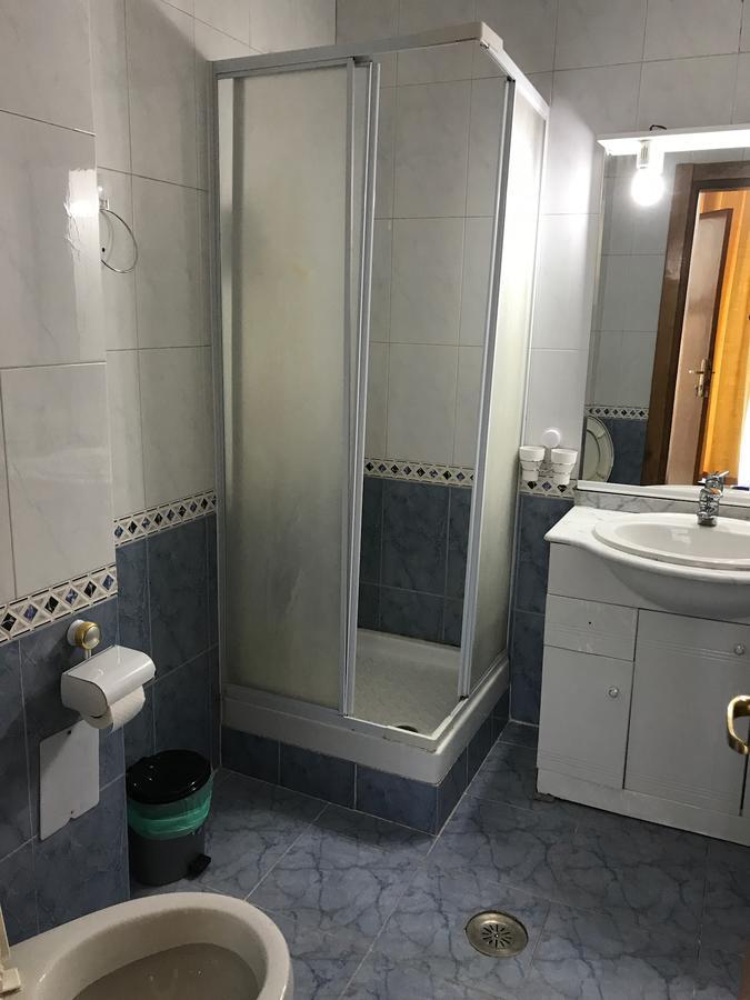 Apartament In Regim Hotelier Bacău Eksteriør billede