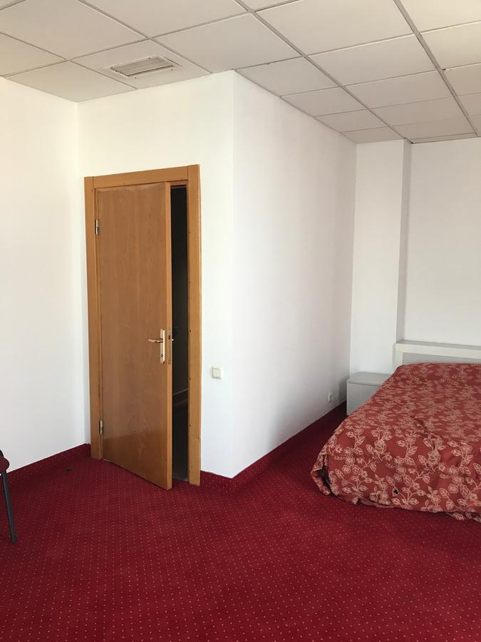 Apartament In Regim Hotelier Bacău Eksteriør billede