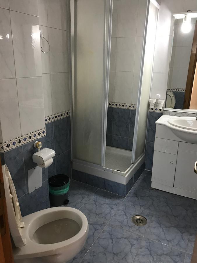 Apartament In Regim Hotelier Bacău Eksteriør billede