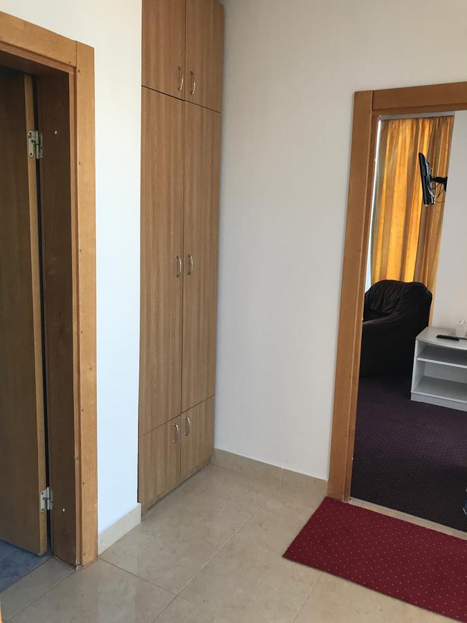 Apartament In Regim Hotelier Bacău Eksteriør billede
