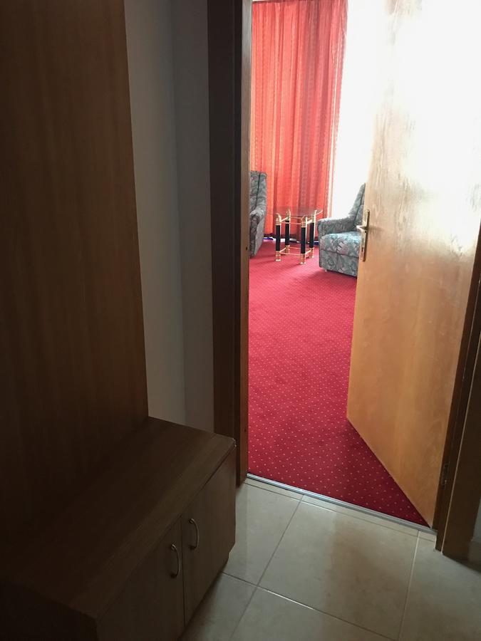 Apartament In Regim Hotelier Bacău Eksteriør billede