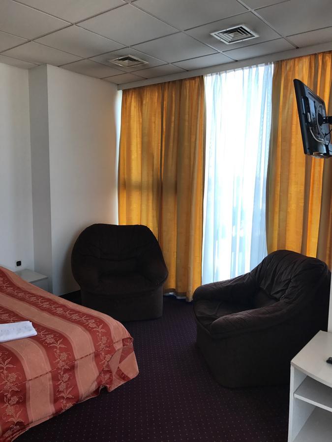 Apartament In Regim Hotelier Bacău Eksteriør billede